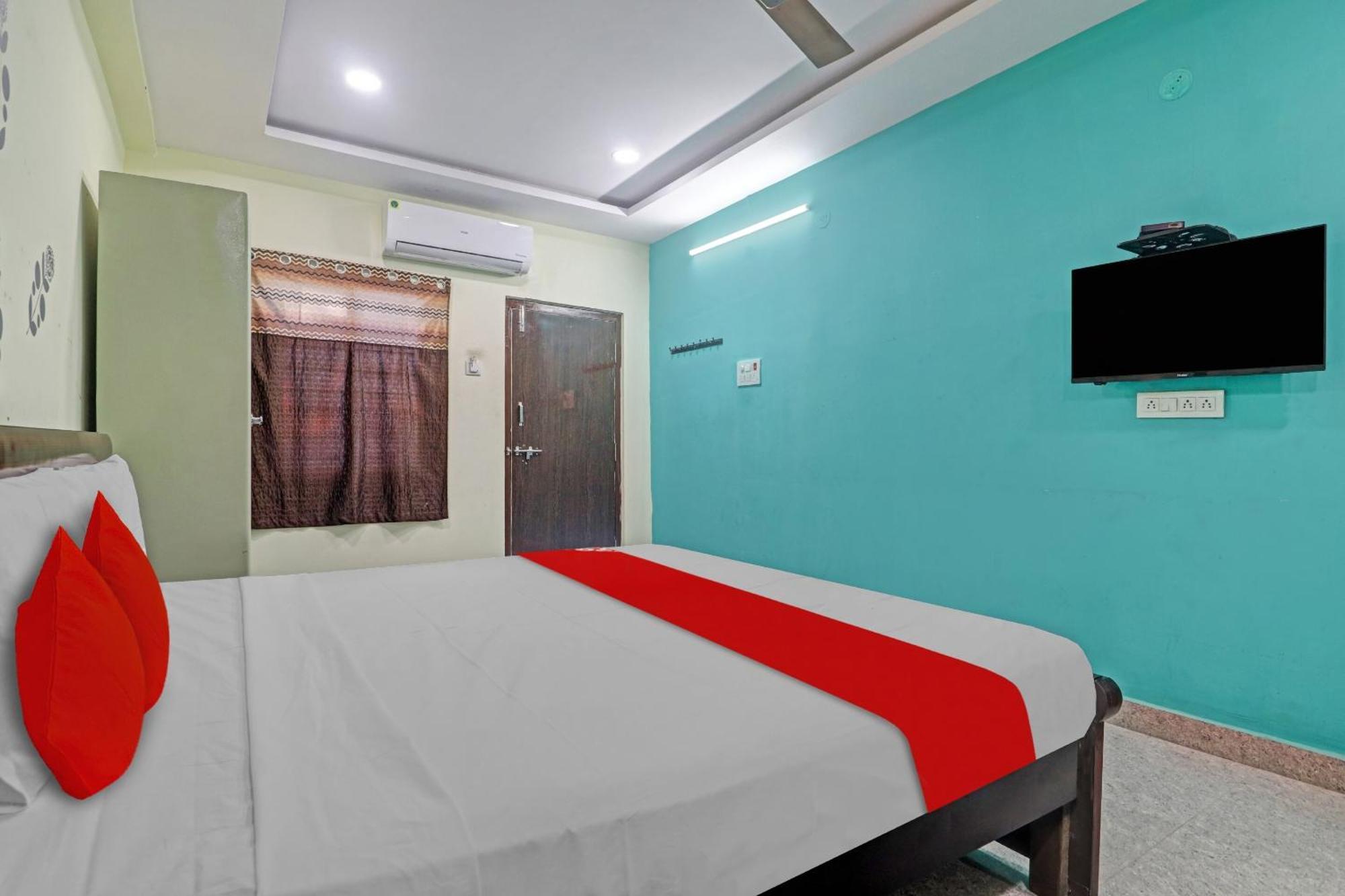 Oyo Flagship 81051 Sri Sai Manikanta Hotel Hyderabad Ngoại thất bức ảnh