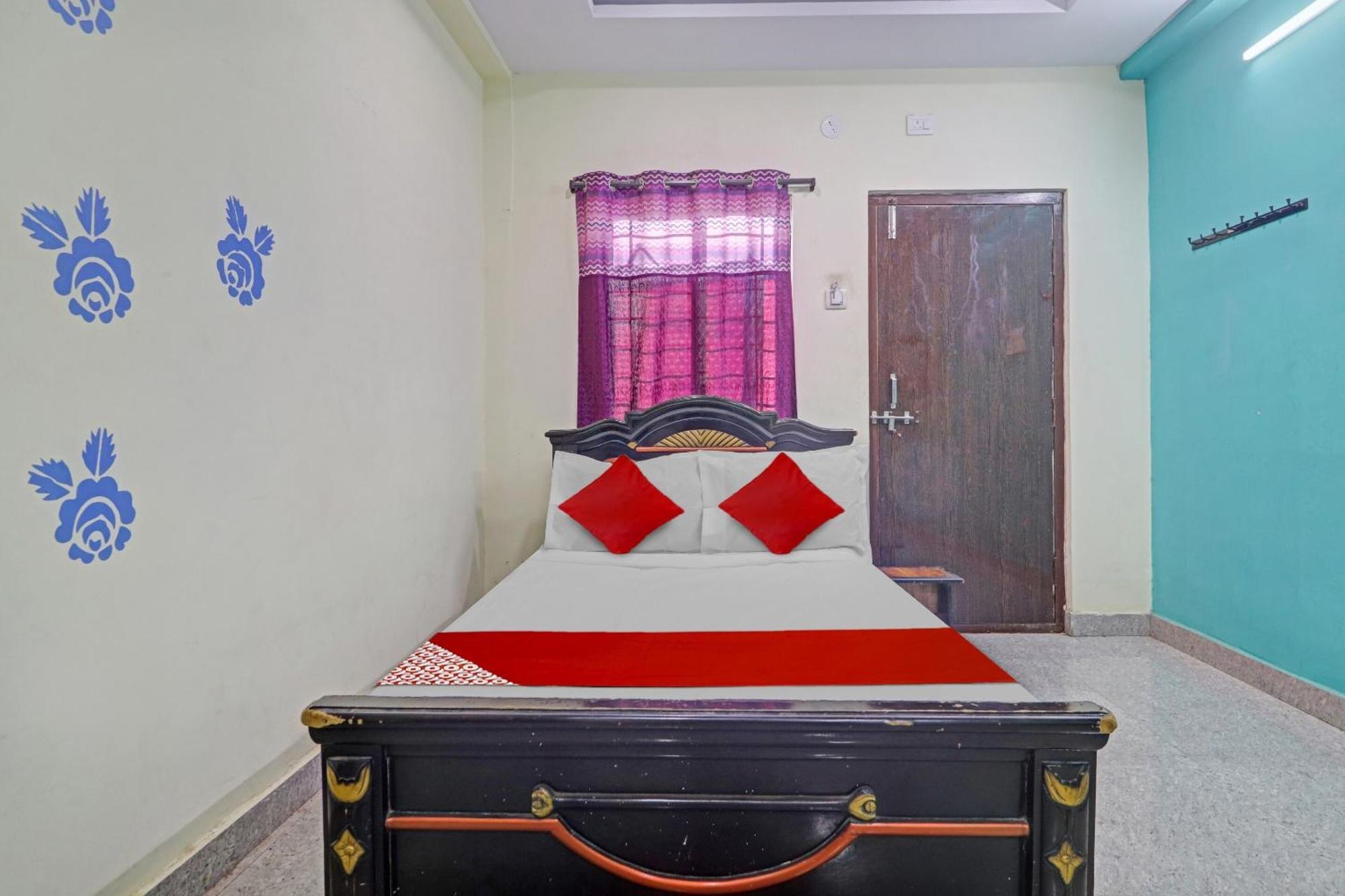 Oyo Flagship 81051 Sri Sai Manikanta Hotel Hyderabad Ngoại thất bức ảnh