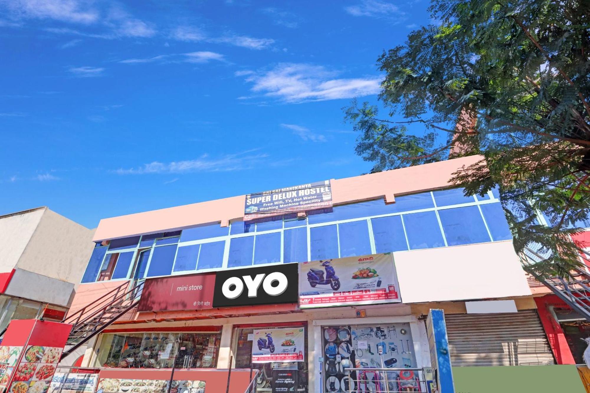Oyo Flagship 81051 Sri Sai Manikanta Hotel Hyderabad Ngoại thất bức ảnh